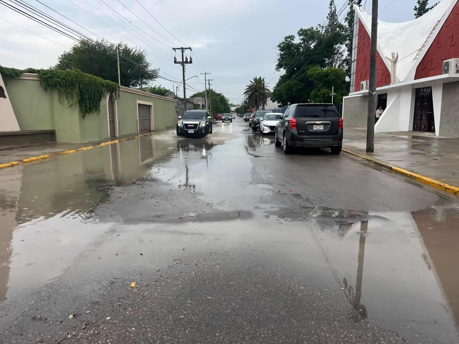 Tormenta matutina provoca encharcamientos en el centro de Ciudad Acuña Tormenta matutina provoca encharcamientos en el centro de Ciudad Acuña