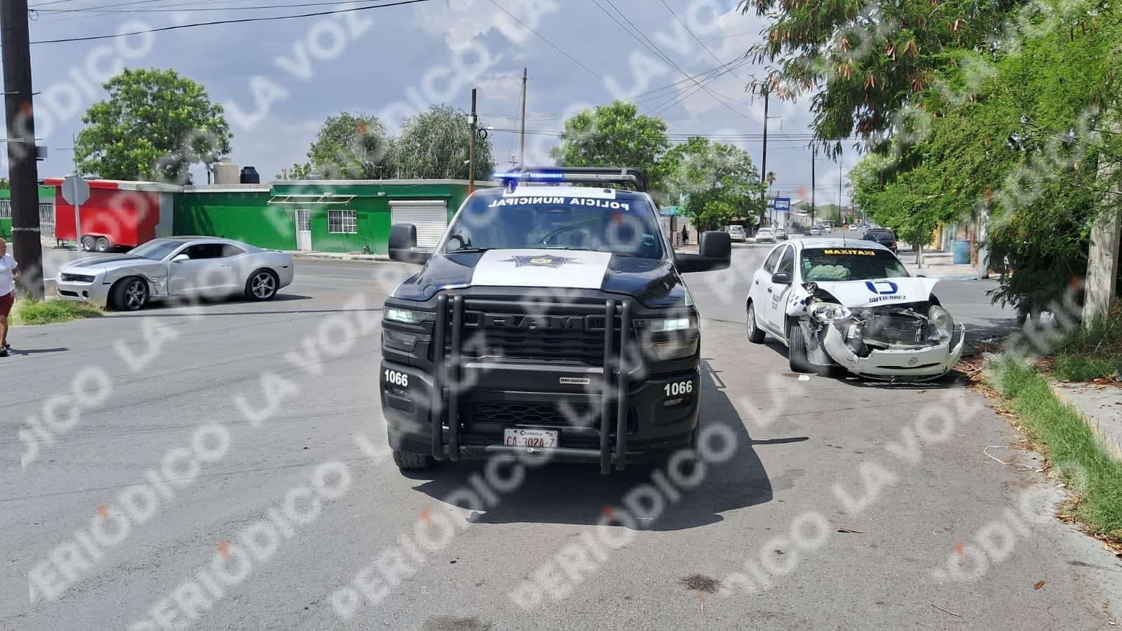 Accidente de taxi deja una mujer lesionada en Frontera