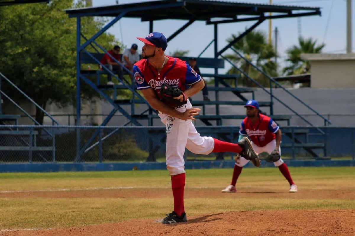 Barreteros revalidan liderato tras doble victoria sobre Halcones