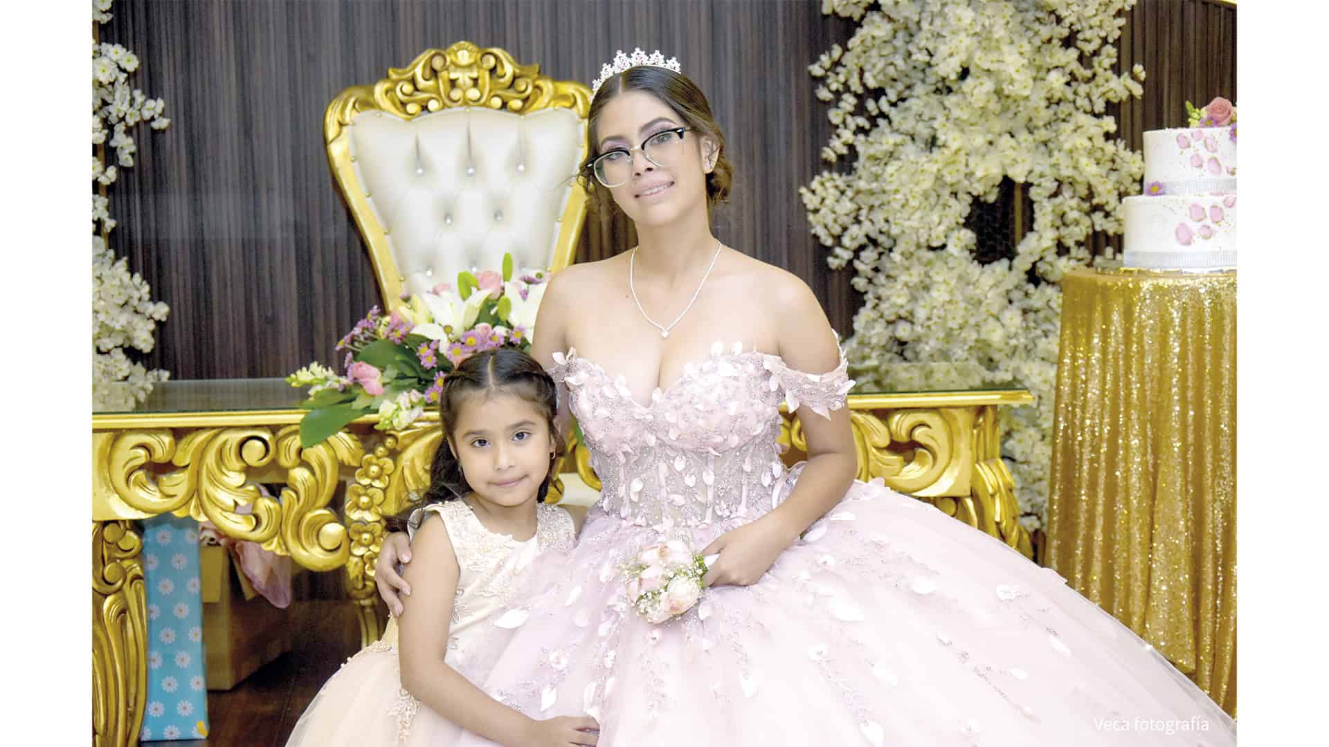 Emotiva ceremonia de XV a&ntilde;os de Anyi Mart&iacute;nez