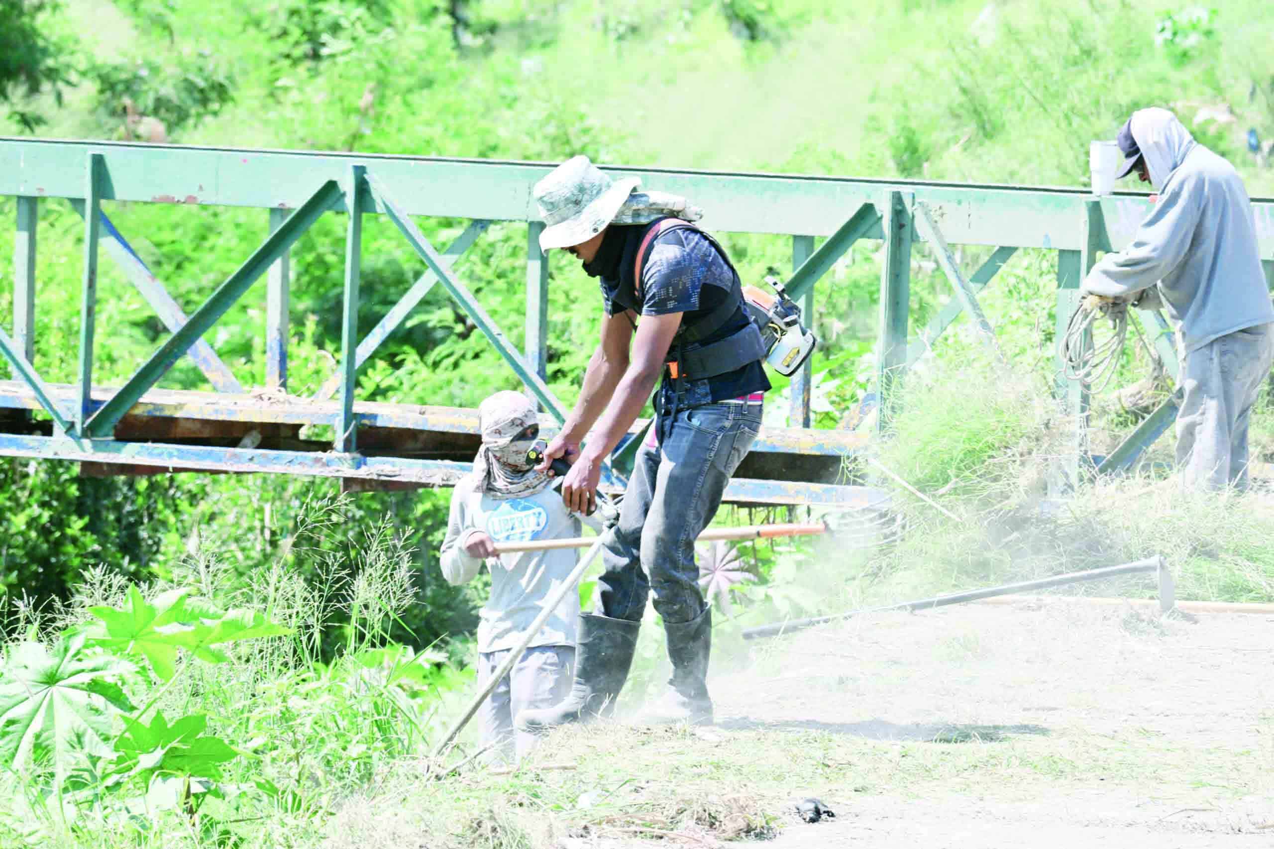 Gobierno Municipal de Frontera intensifica labores de limpieza en el arroyo