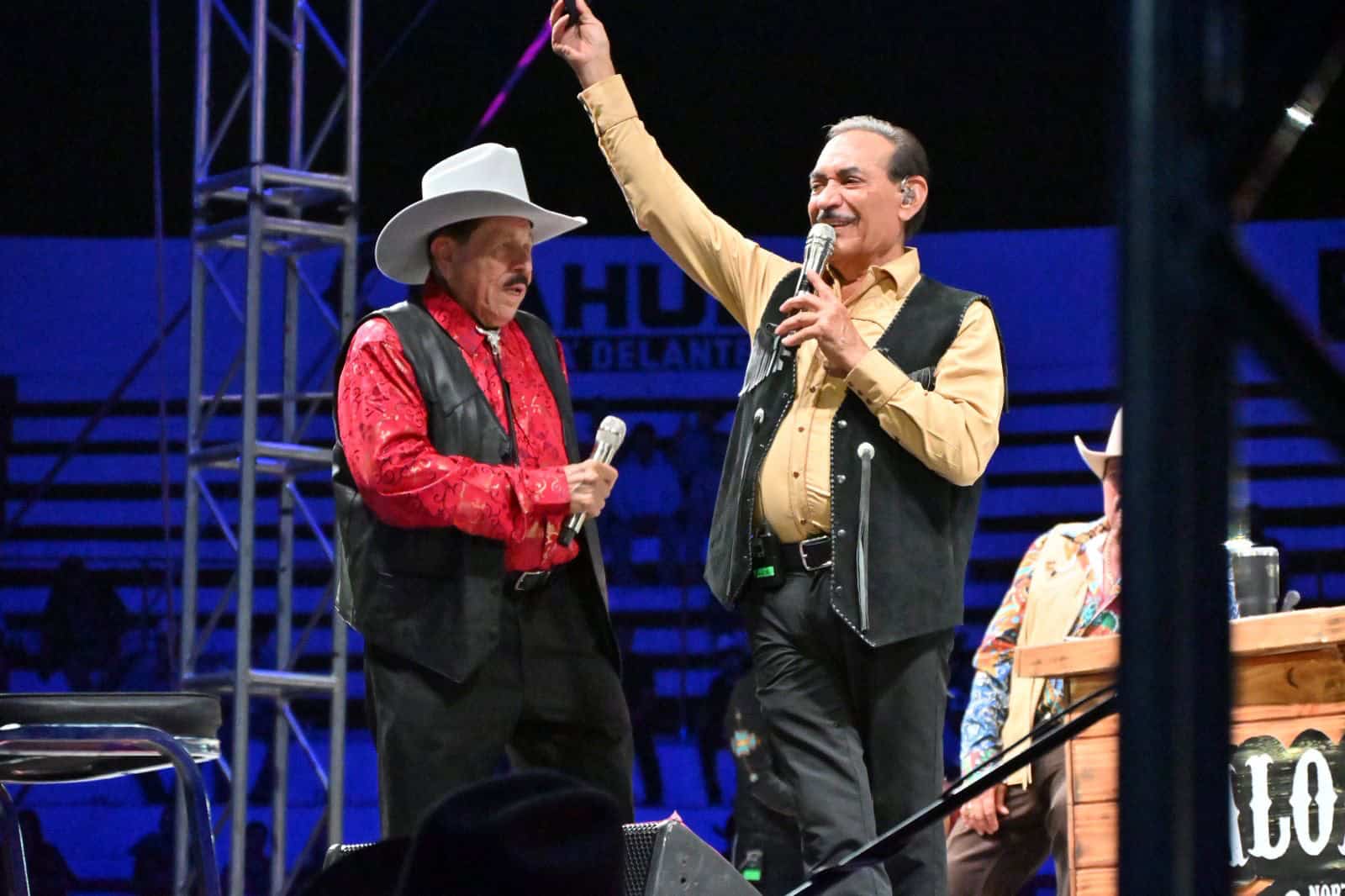 Lalo Mora y Palomazo Norte&ntilde;o deslumbran en San Buenaventura