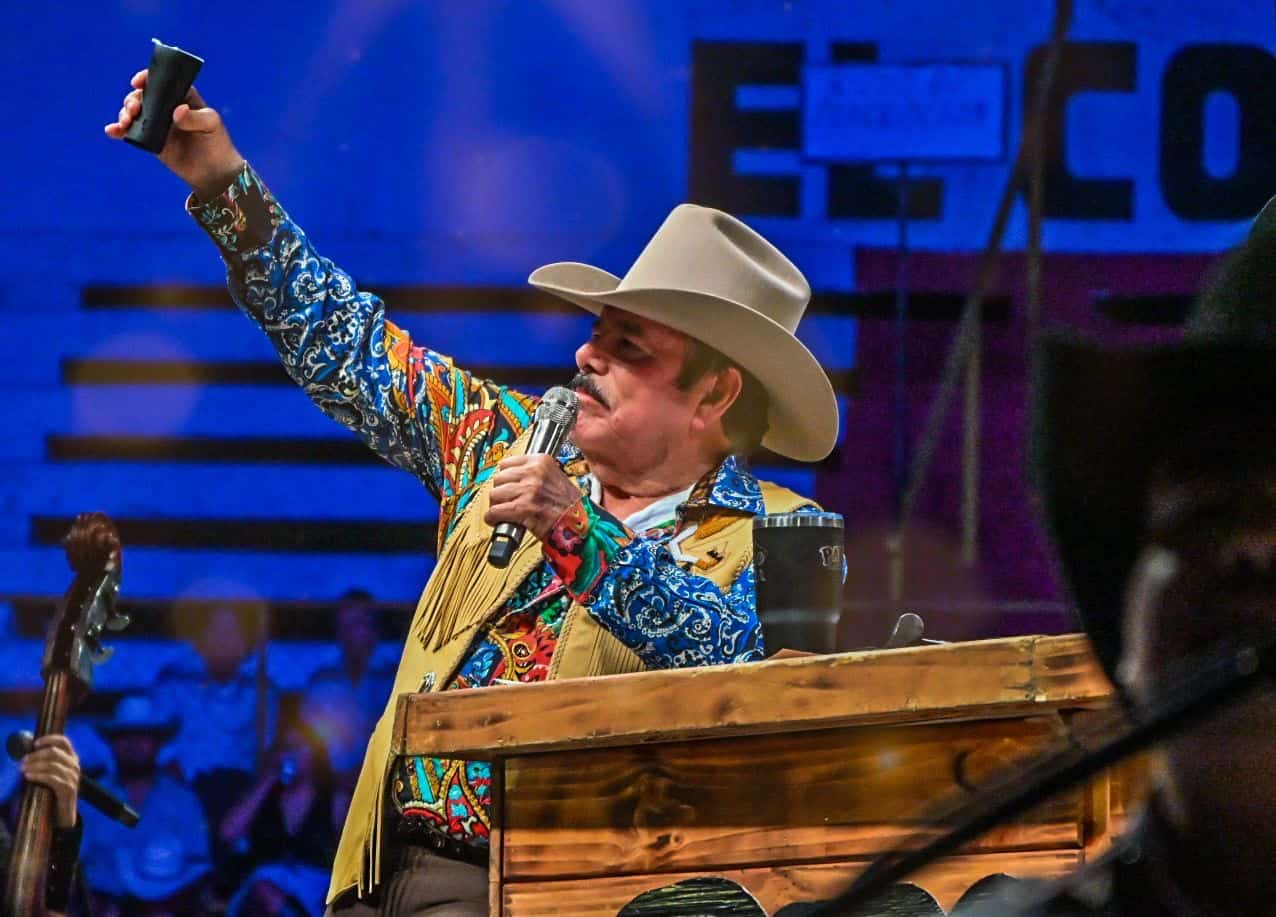 Lalo Mora y Palomazo Norte&ntilde;o deslumbran en San Buenaventura