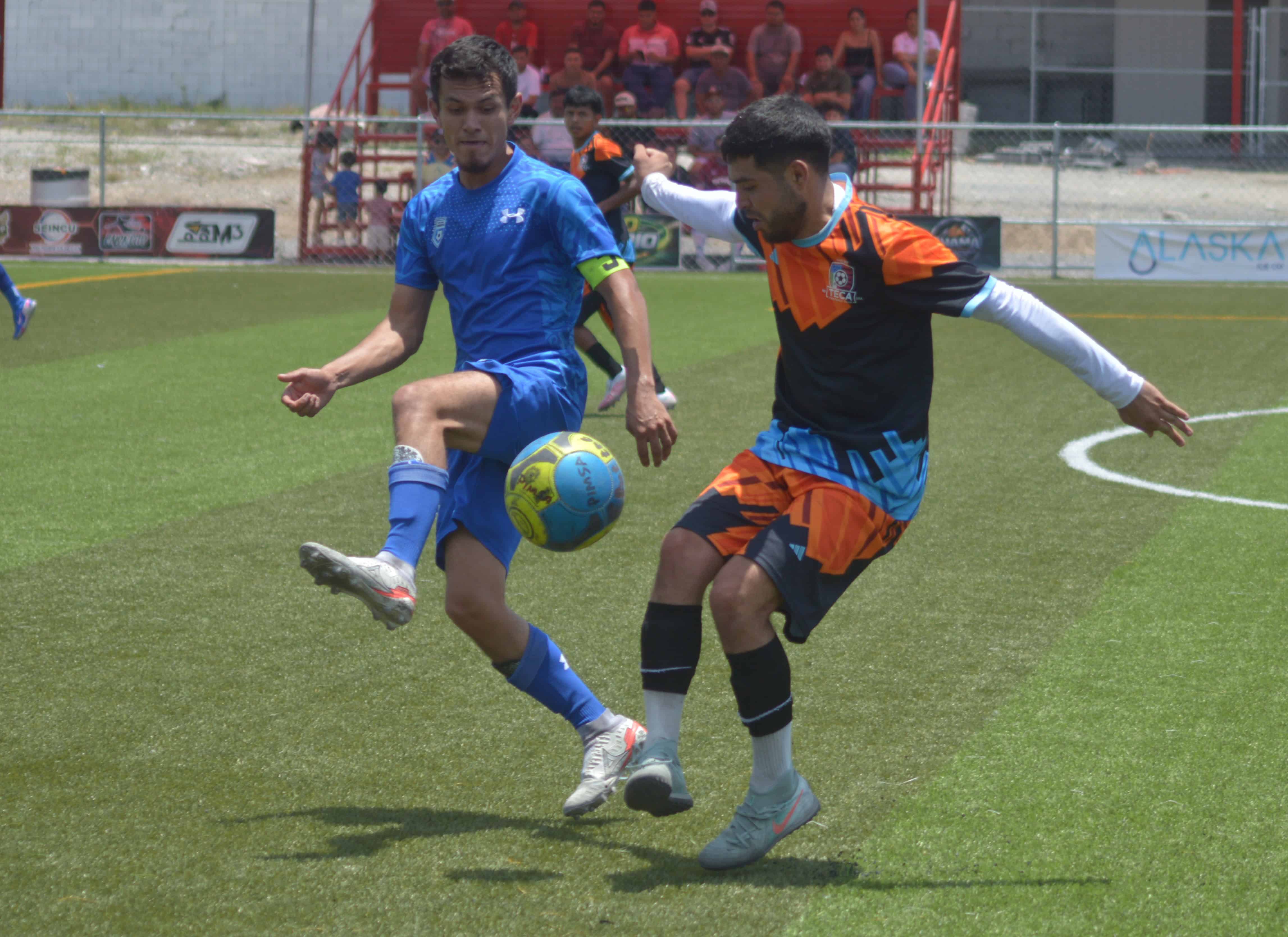 Colonia Obrera y Trailas Teca se enfrentan en la Liga Municipal de F&uacute;tbol
