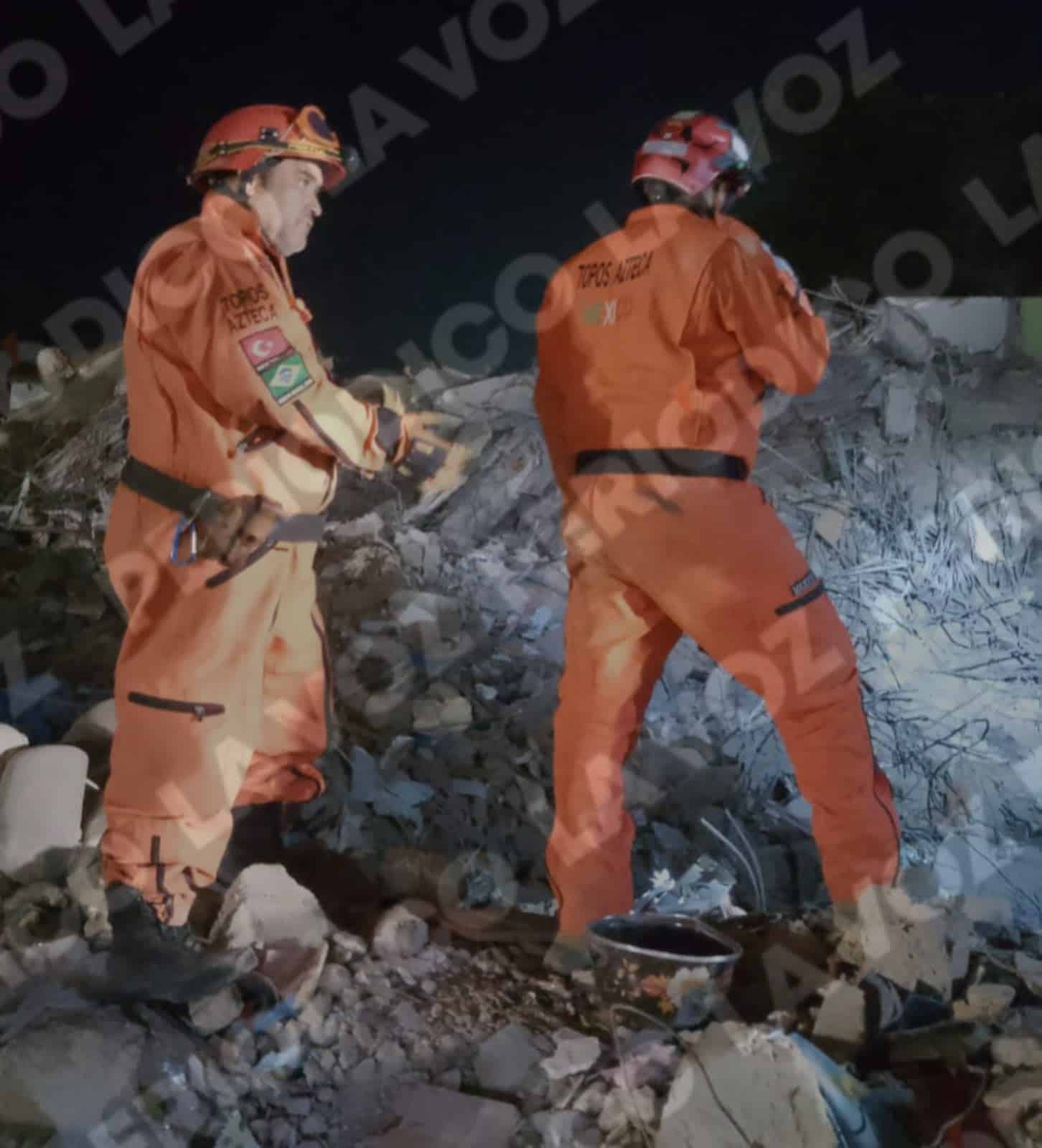 Topos Azteca realiza labores de rescate en Macuto, Venezuela