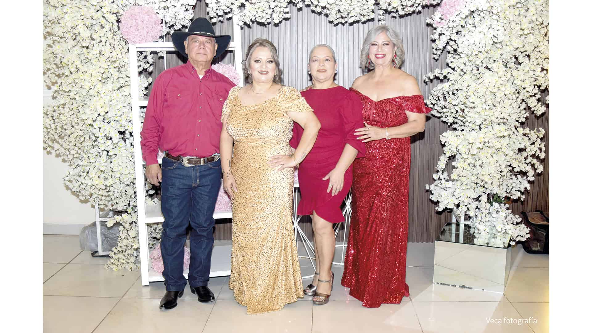 Erika S&aacute;nchez celebra su cumplea&ntilde;os n&uacute;mero 50 con familiares y amigos