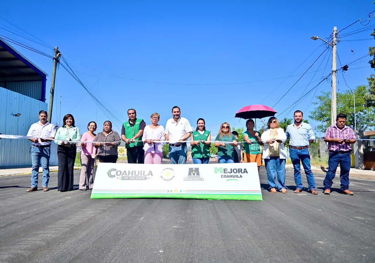 Monclova: Carlos Villarreal mejora la calle 10 en la colonia Calder&oacute;n