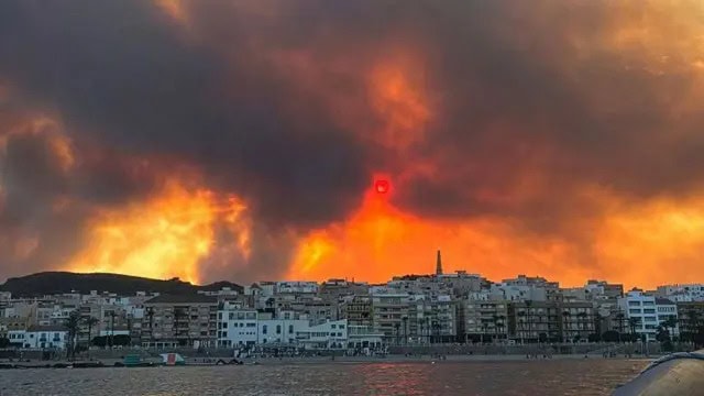 Al menos 12 muertos y 23 desaparecidos tras incendio en Almer&iacute;a