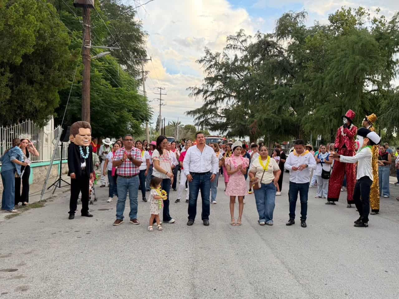 El alcalde Javier Flores celebra la Callejoneada en San Buenaventura