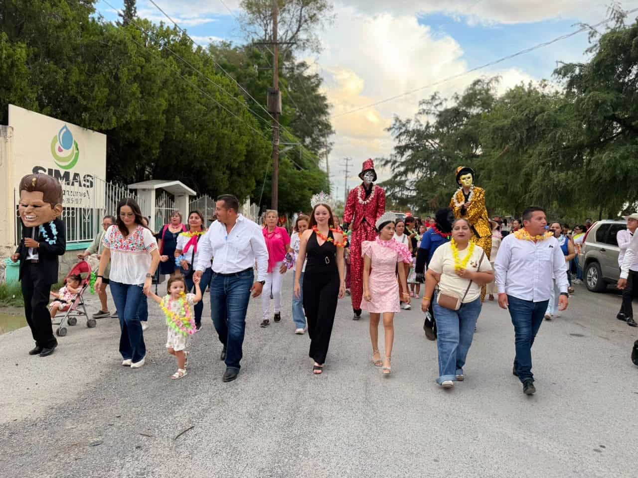 El alcalde Javier Flores celebra la Callejoneada en San Buenaventura