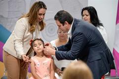 Javier Díaz González entrega aparatos auditivos a 120 beneficiarios en Saltillo