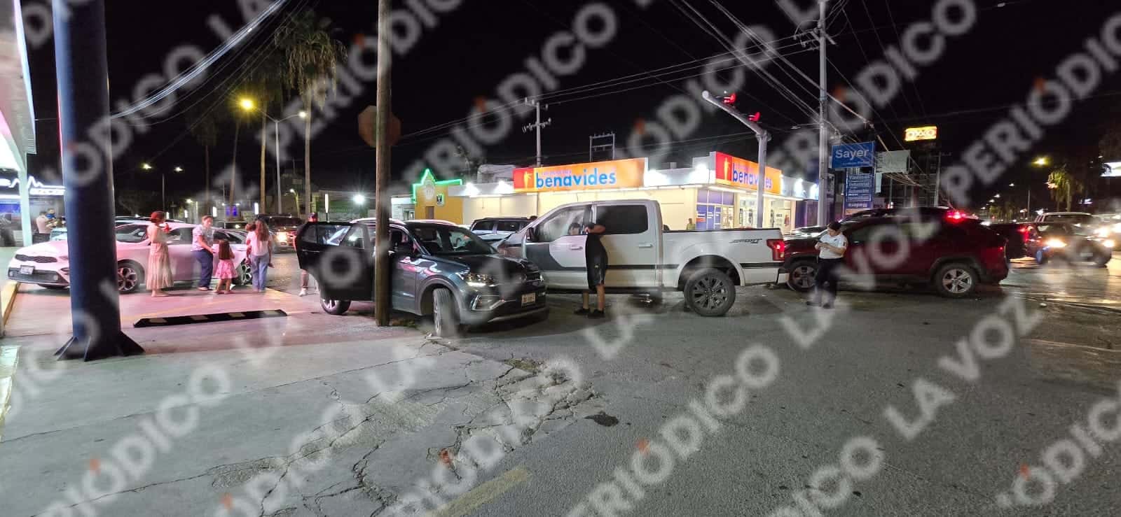 Conductor ebrio provoca accidente en Monclova: varios lesionados