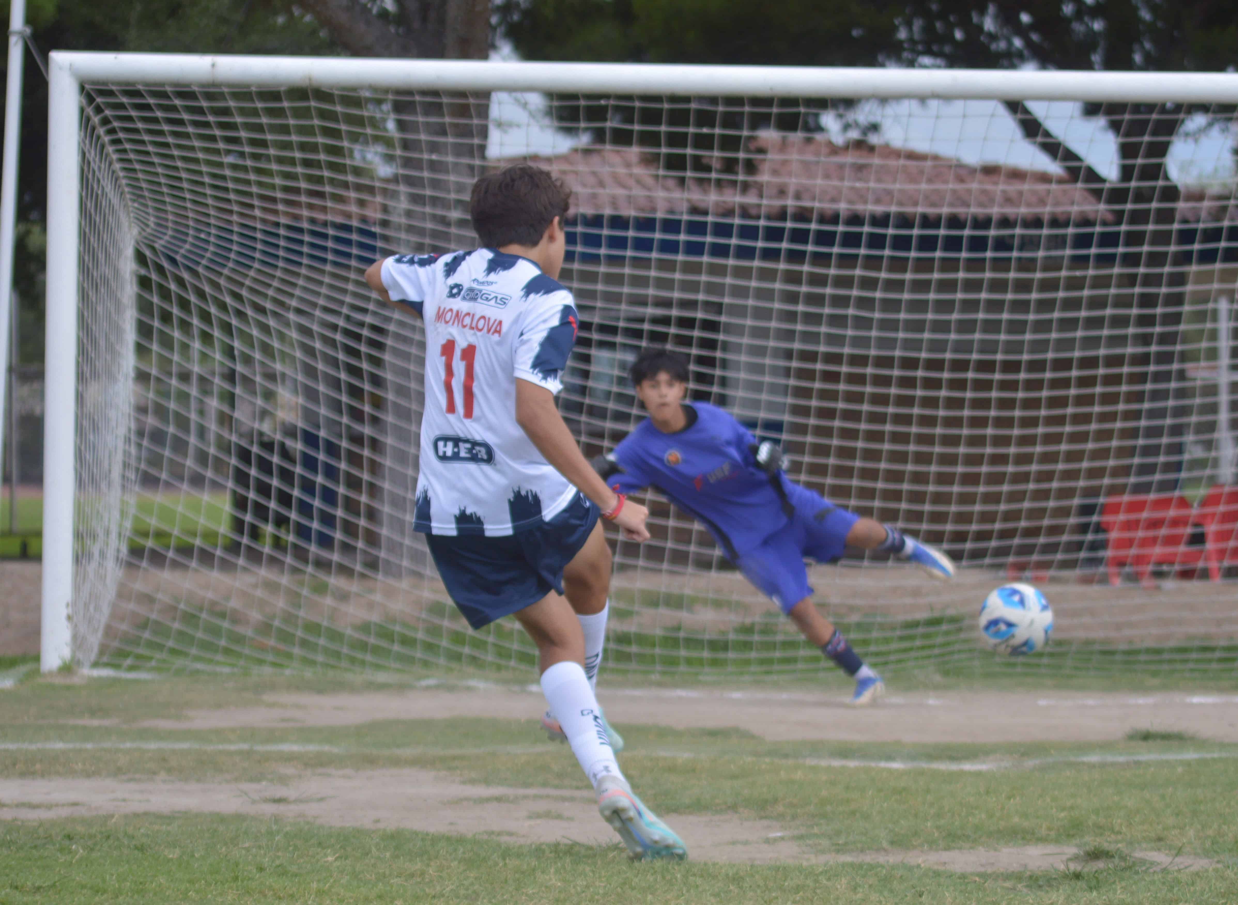 Rayados 12 gana final juvenil A en emocionante tanda de penales