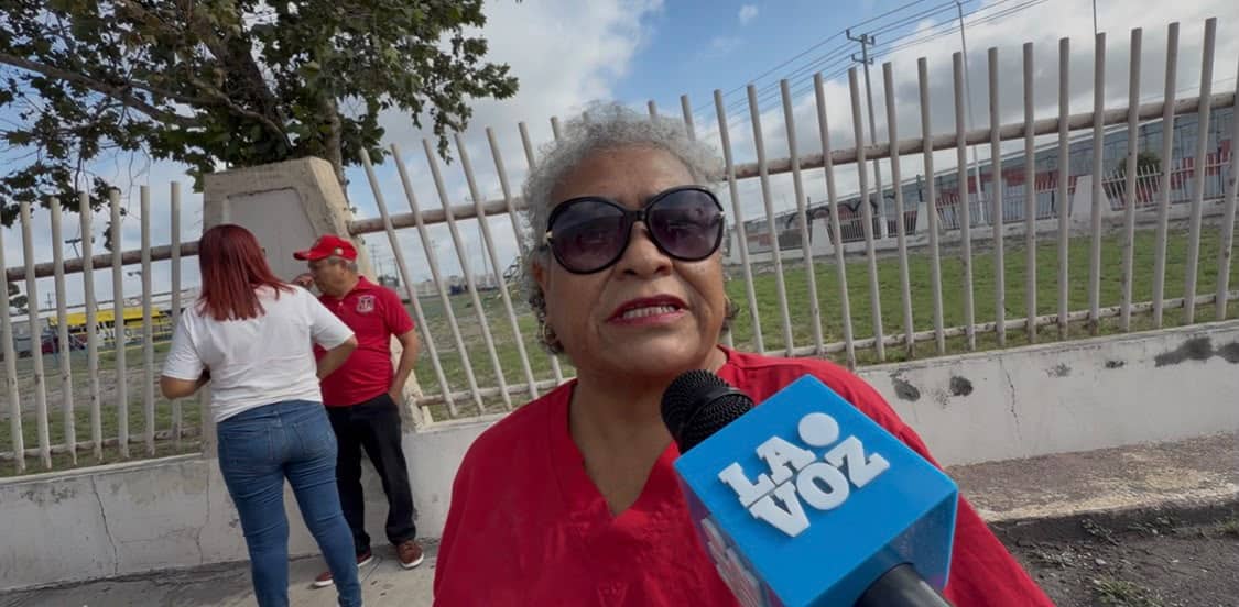 Rosy Mej&iacute;a mantiene viva la memoria de Rolando Alcocer Soria