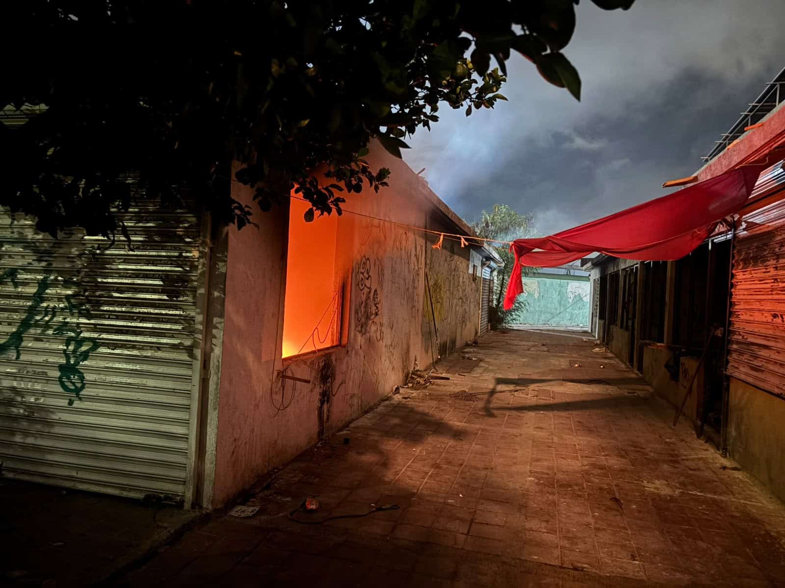 Monclova: incendio en locales abandonados provoca movilizaci&oacute;n de Bomberos y Polic&iacute;a