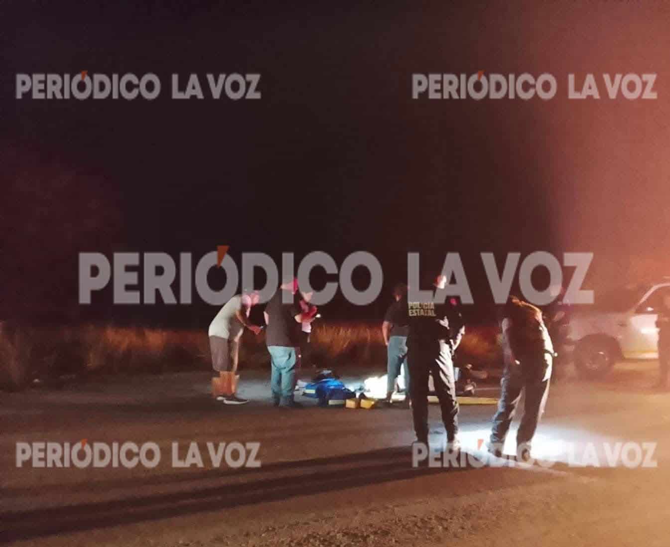 Auxilian a mujer tras accidente vial