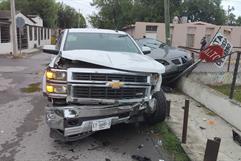 Daniel Alejandro N causa accidente en El Aguacate, hay daños materiales Daniel Alejandro N causa accidente en El Aguacate, hay daños materiales