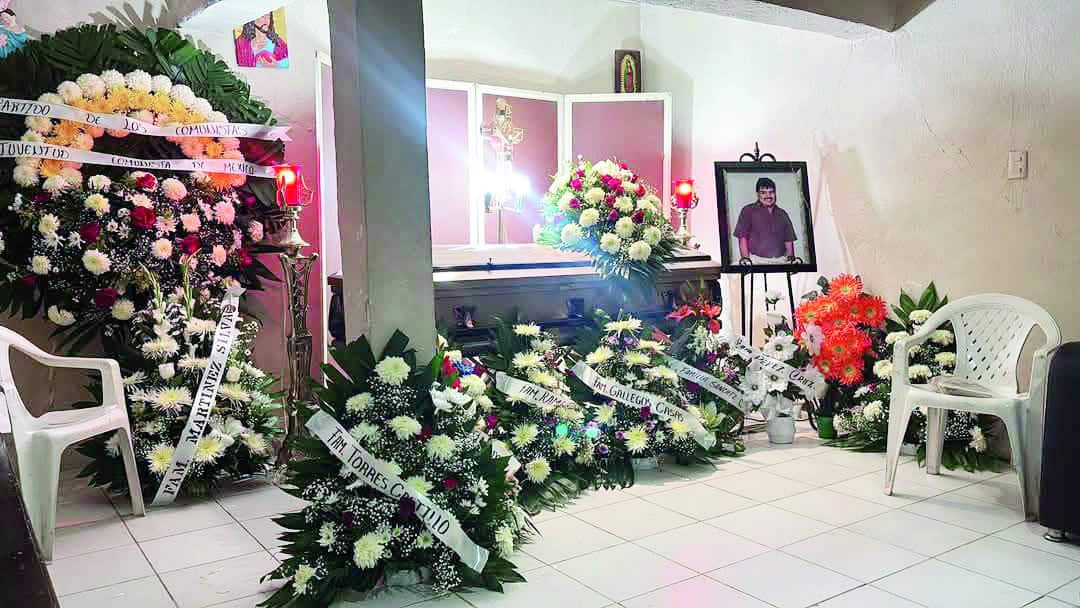 Entierran restos de Tom&aacute;s Patl&aacute;n
