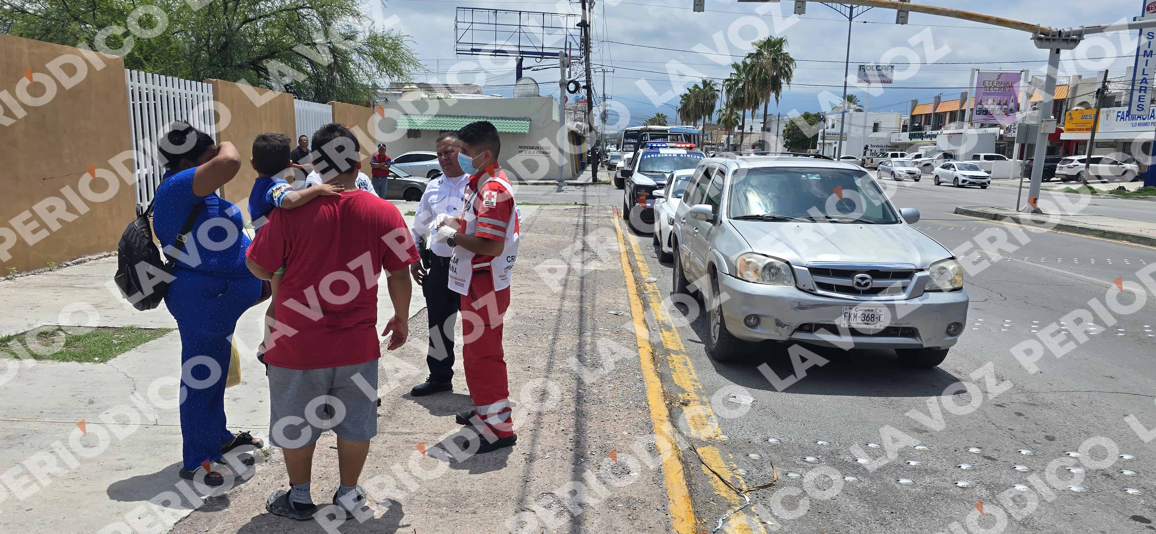 Mujer resulta herida en choque de veh&iacute;culo en Monclova
