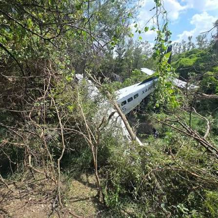 Avioneta procedente de Piedras Negras realiza aterrizaje forzoso en Nuevo León Avioneta procedente de Piedras Negras realiza aterrizaje forzoso en Nuevo León
