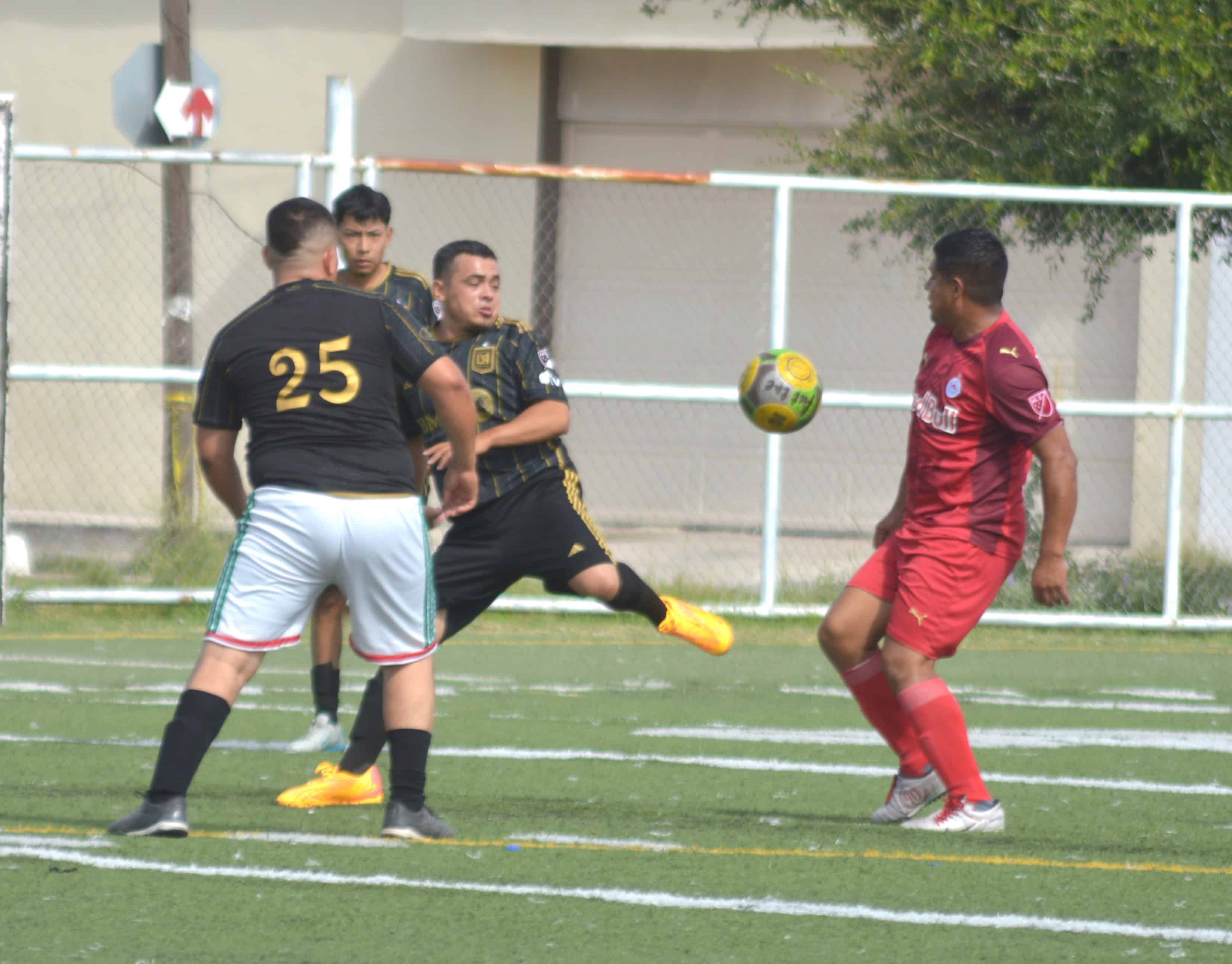 Los Toros vencen a Progreso FC: primera victoria en Liga Municipal