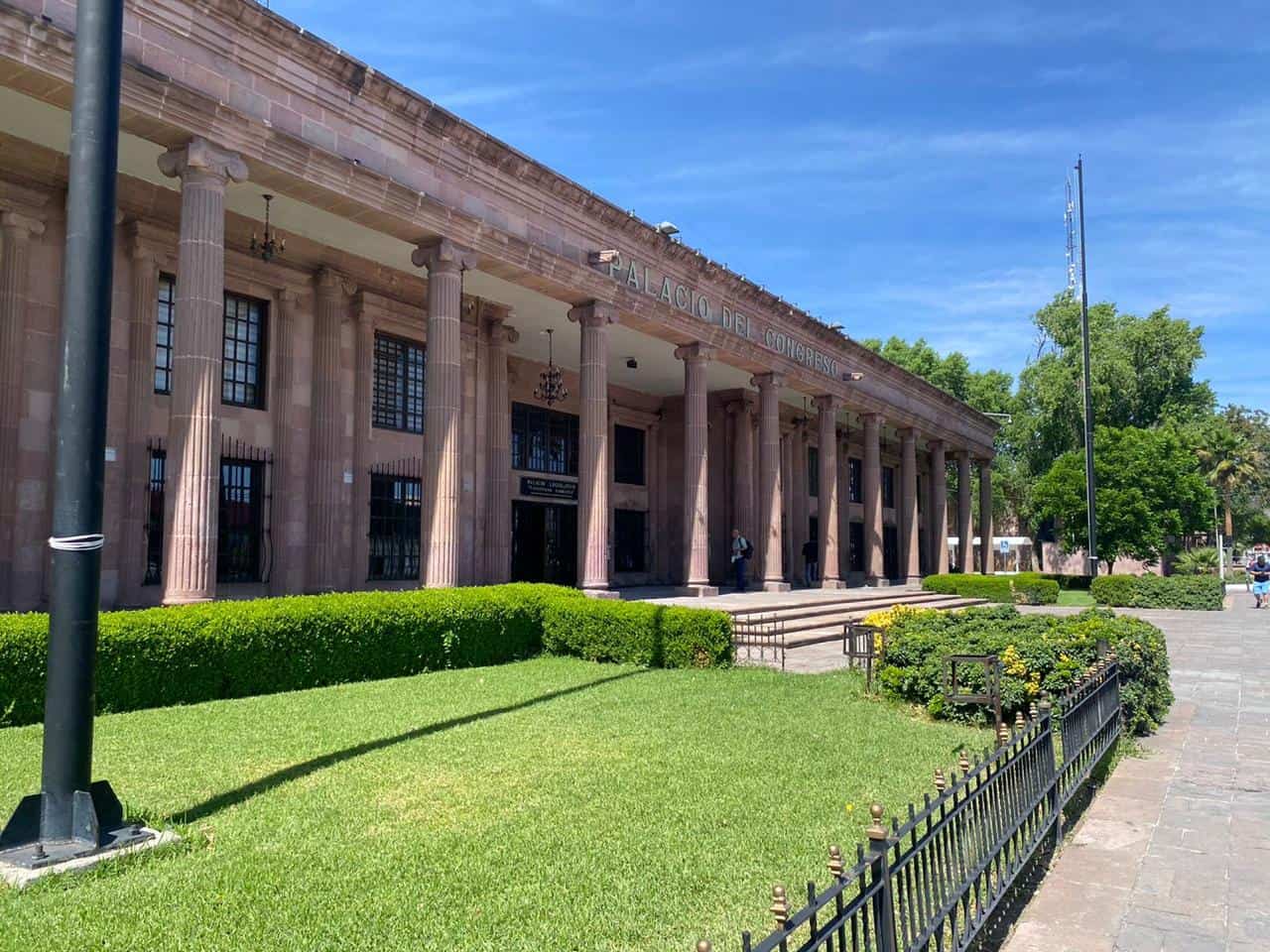 Guadalupe Oyervides propone nueva Ley de Educaci&oacute;n en Coahuila