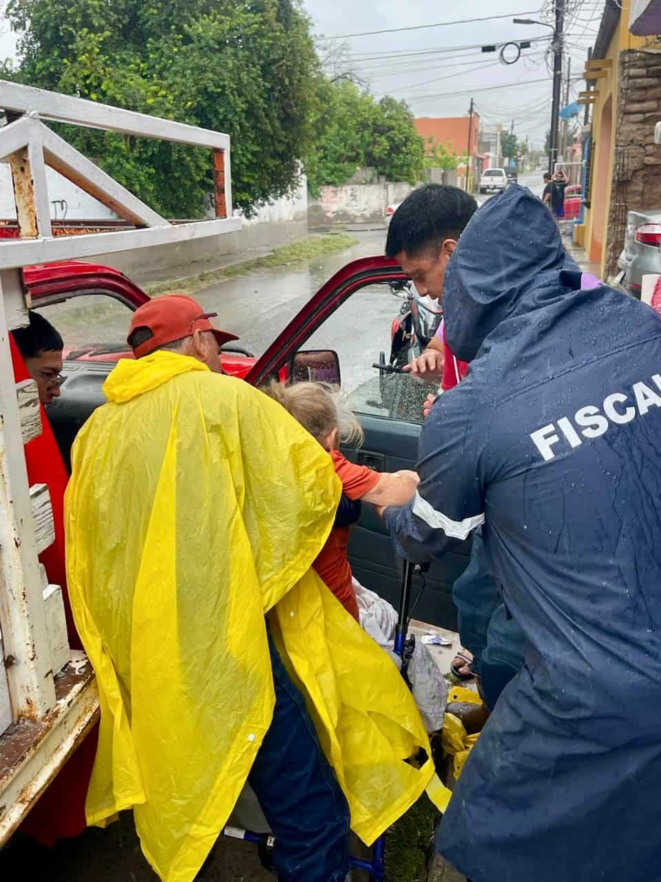 AIC refuerza apoyo a la poblaci&oacute;n en Casta&ntilde;os tras lluvias