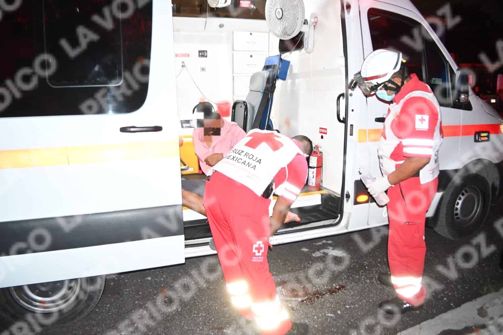 Balean con rifle de balines a hombre en la hip&oacute;dromo