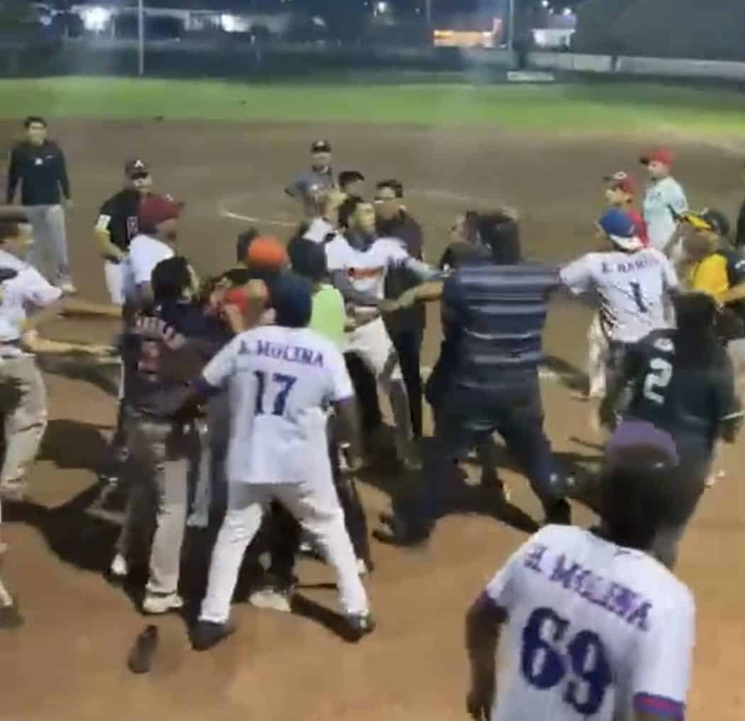 Sanci&oacute;n a equipos de softbol en Monclova tras pelea en la Unidad Deportiva