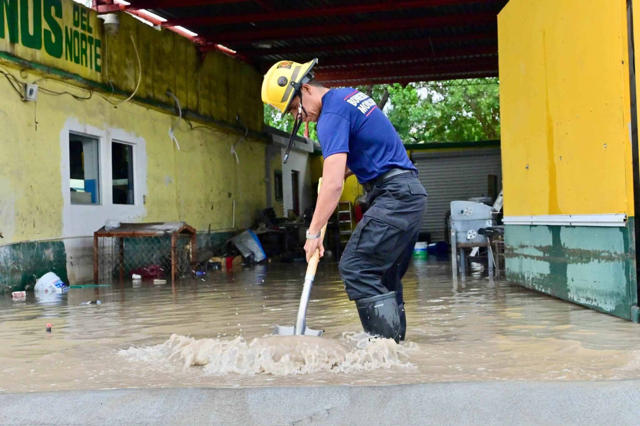 Tormenta en Monclova: da&ntilde;os materiales y veh&iacute;culos varados
