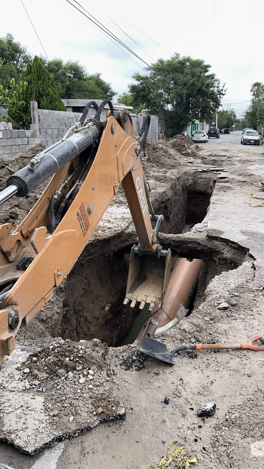 SIMAS realiza trabajos de colector sanitario en Otilio Monta&ntilde;o