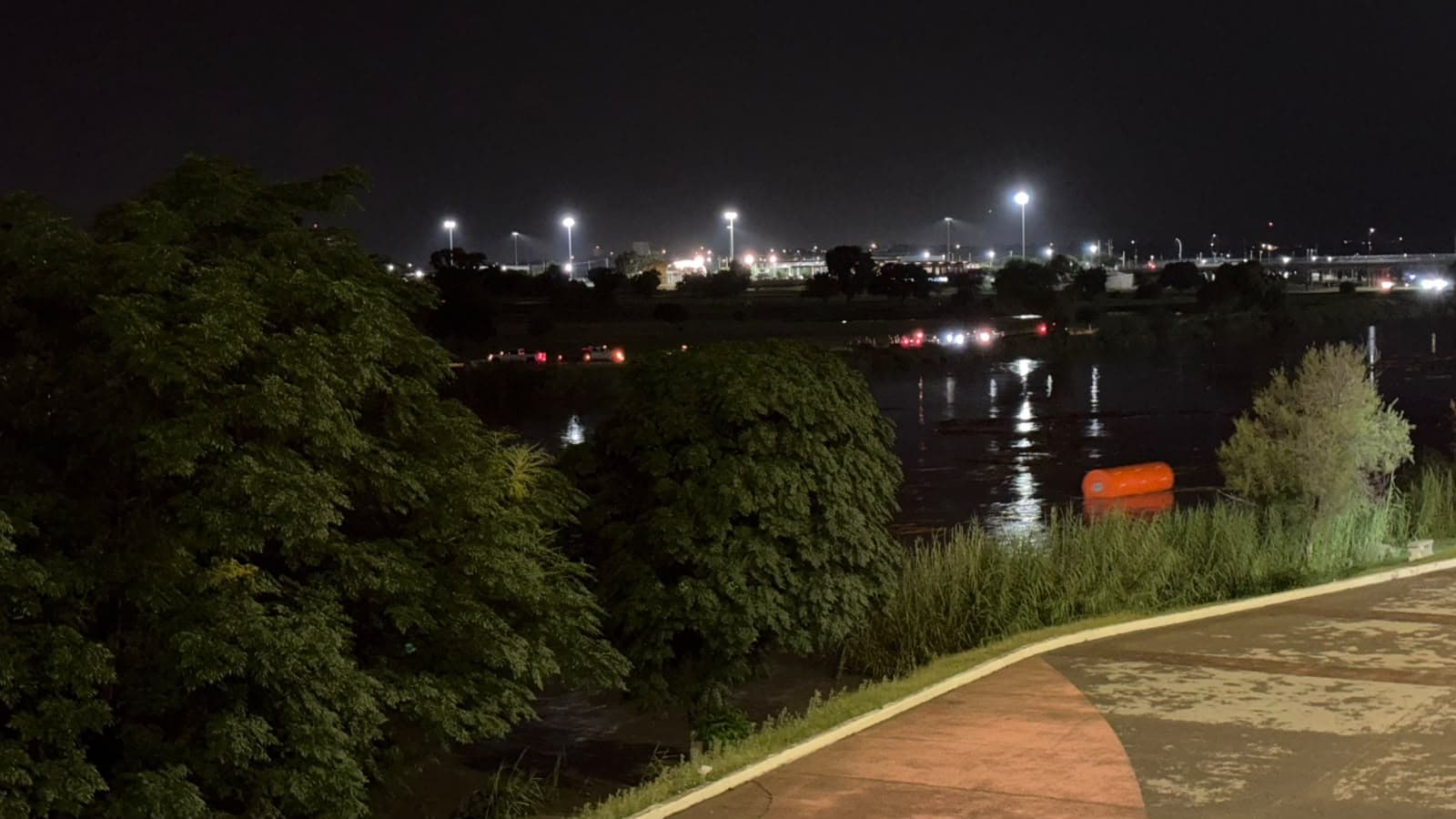 Piedras Negras: cierran puentes internacionales por riesgo de boyas