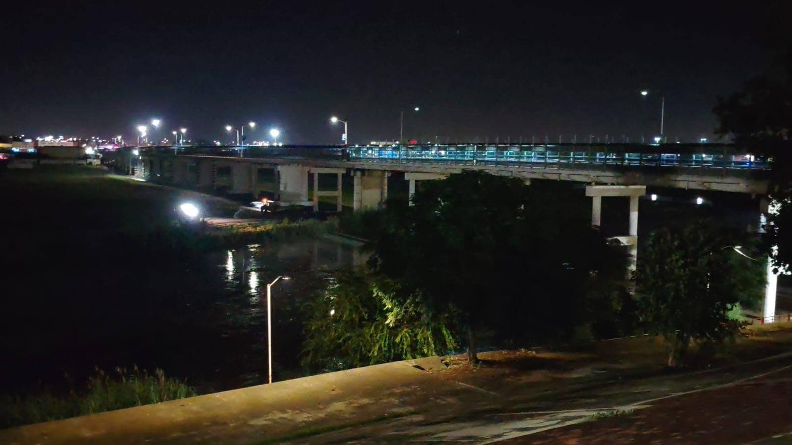 Piedras Negras: cierran puentes internacionales por riesgo de boyas