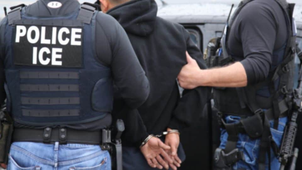 Gobierno de Estados Unidos rechaza petición de México sobre redadas migratorias Gobierno de Estados Unidos rechaza petición de México sobre redadas migratorias
