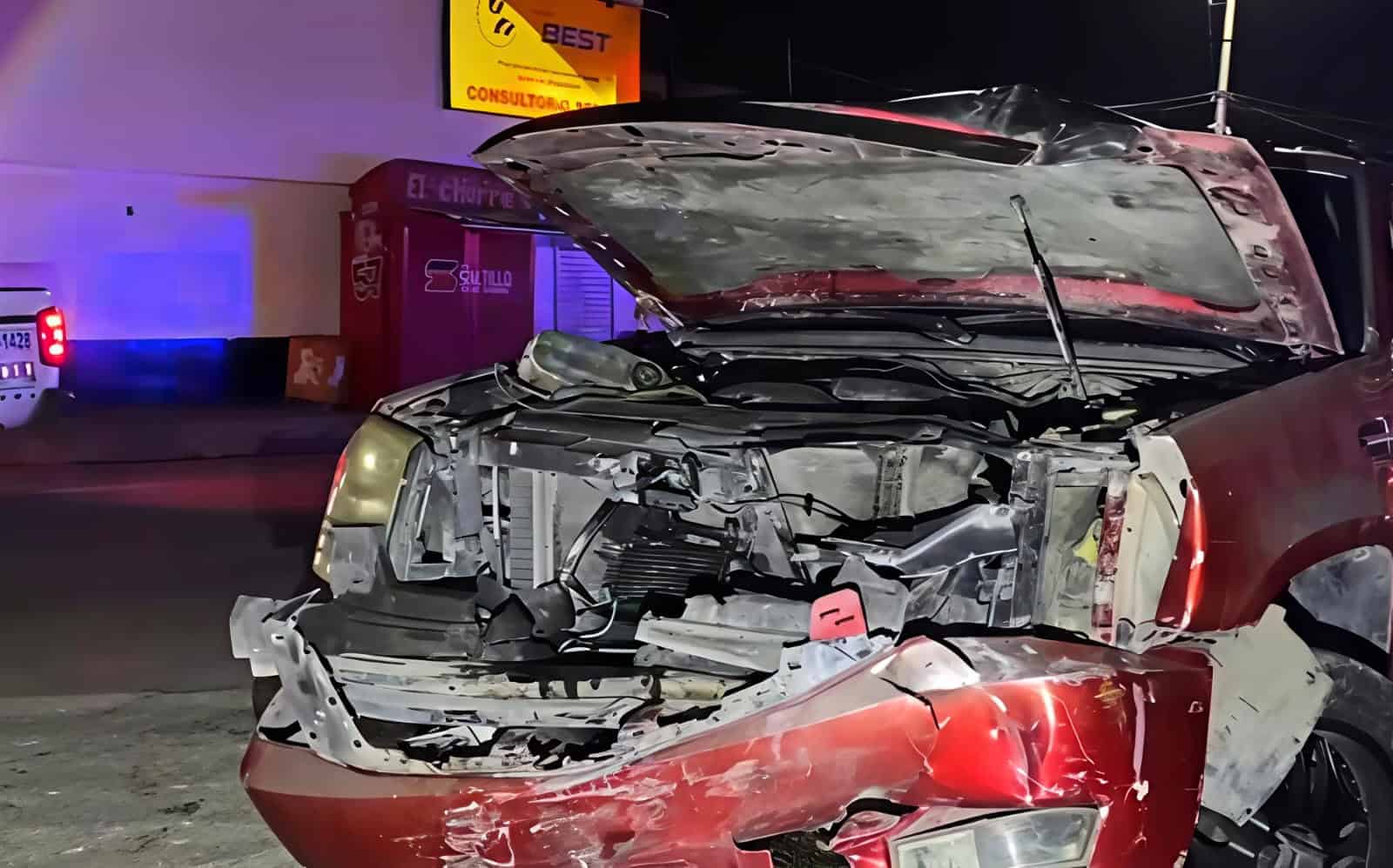Mujer herida tras choque en Saltillo: conductor de Cadillac huye