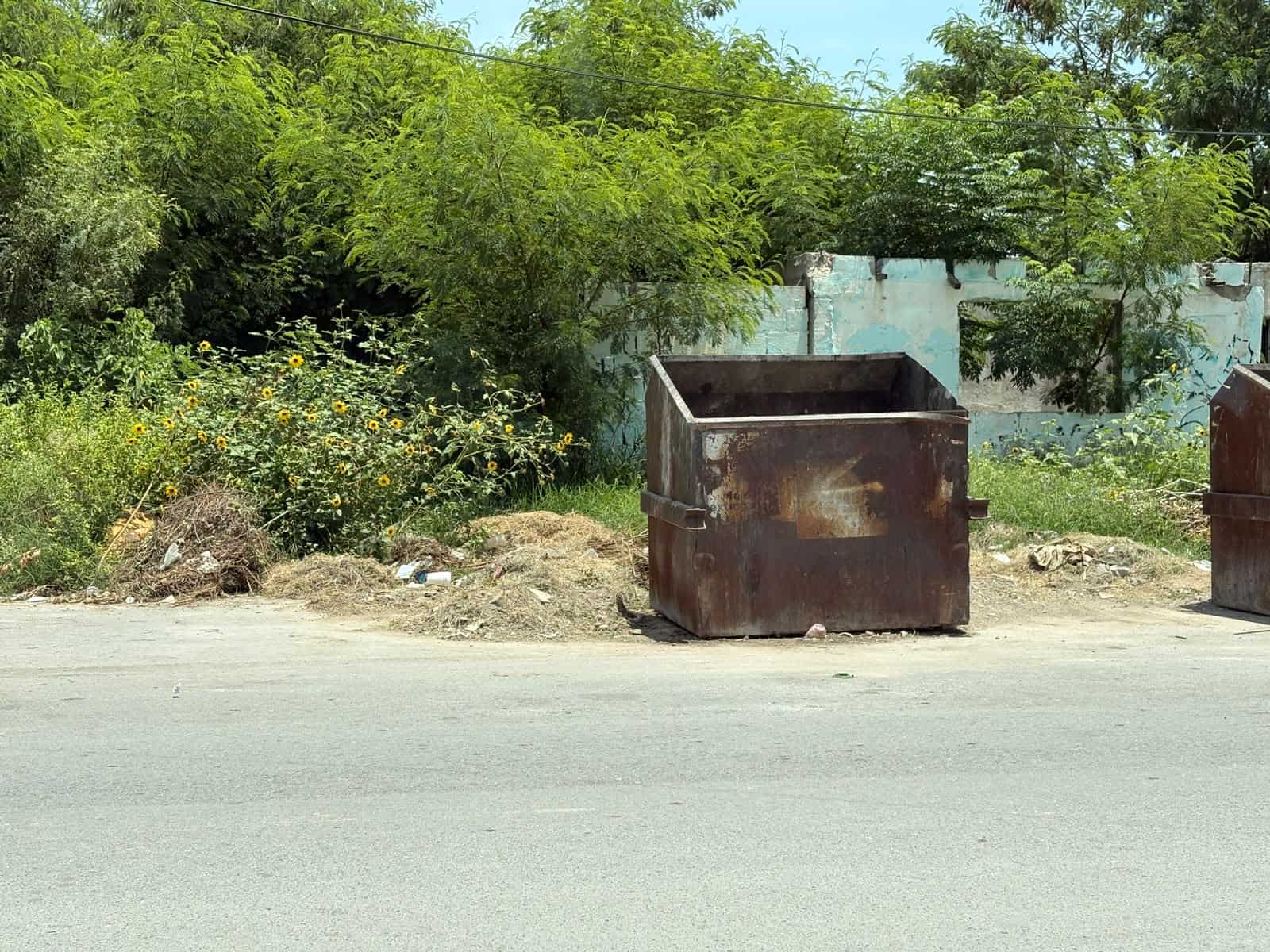 Ra&uacute;l C&aacute;rdenas Leija exhorta a no dejar ramas en contenedores de Frontera