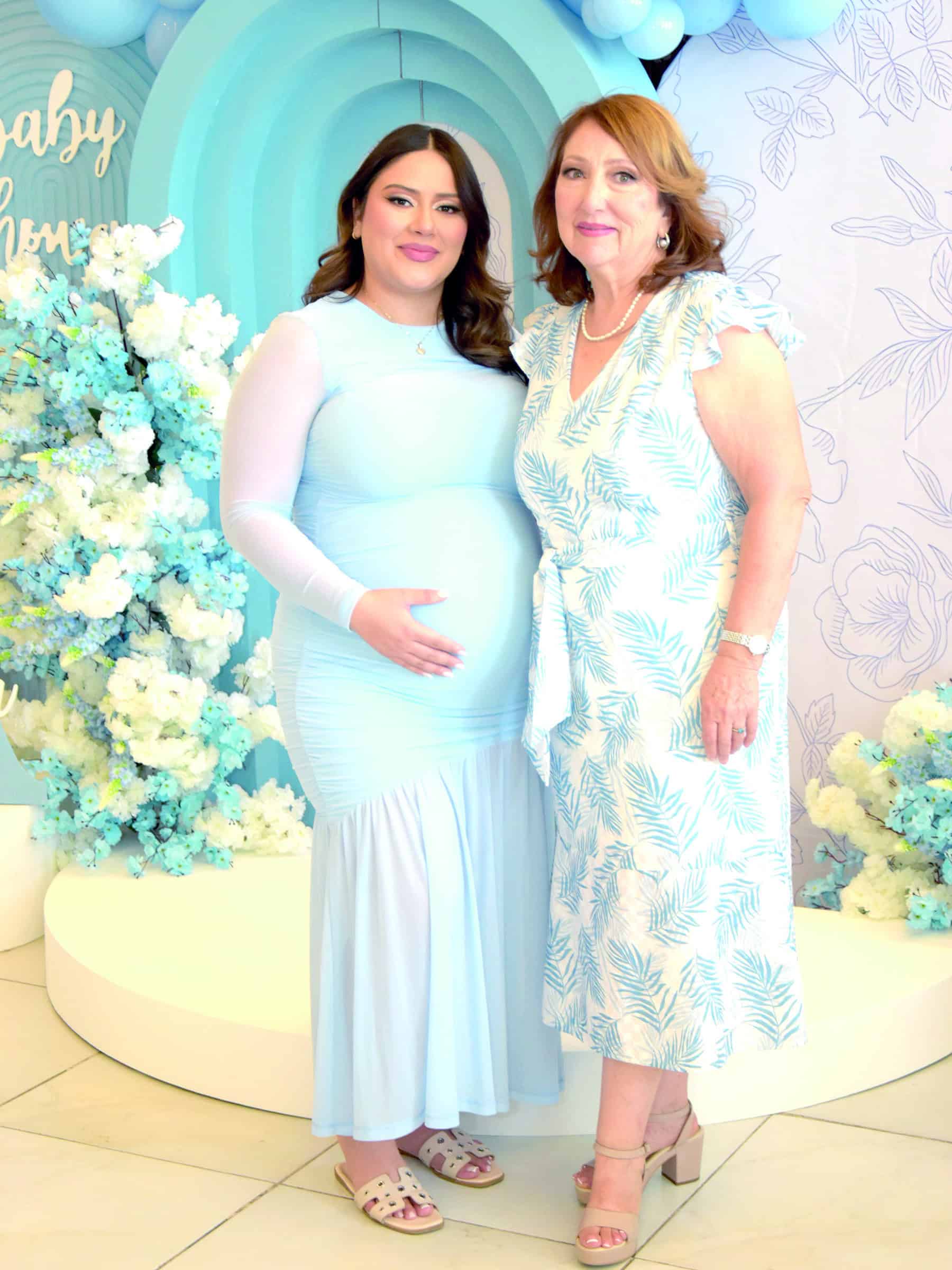 Tania Garc&iacute;a celebra su baby shower con familiares y amigos