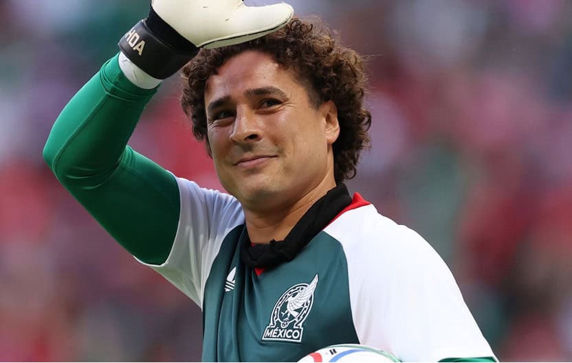 Guillermo Ochoa se despide del fútbol profesional tras 20 años