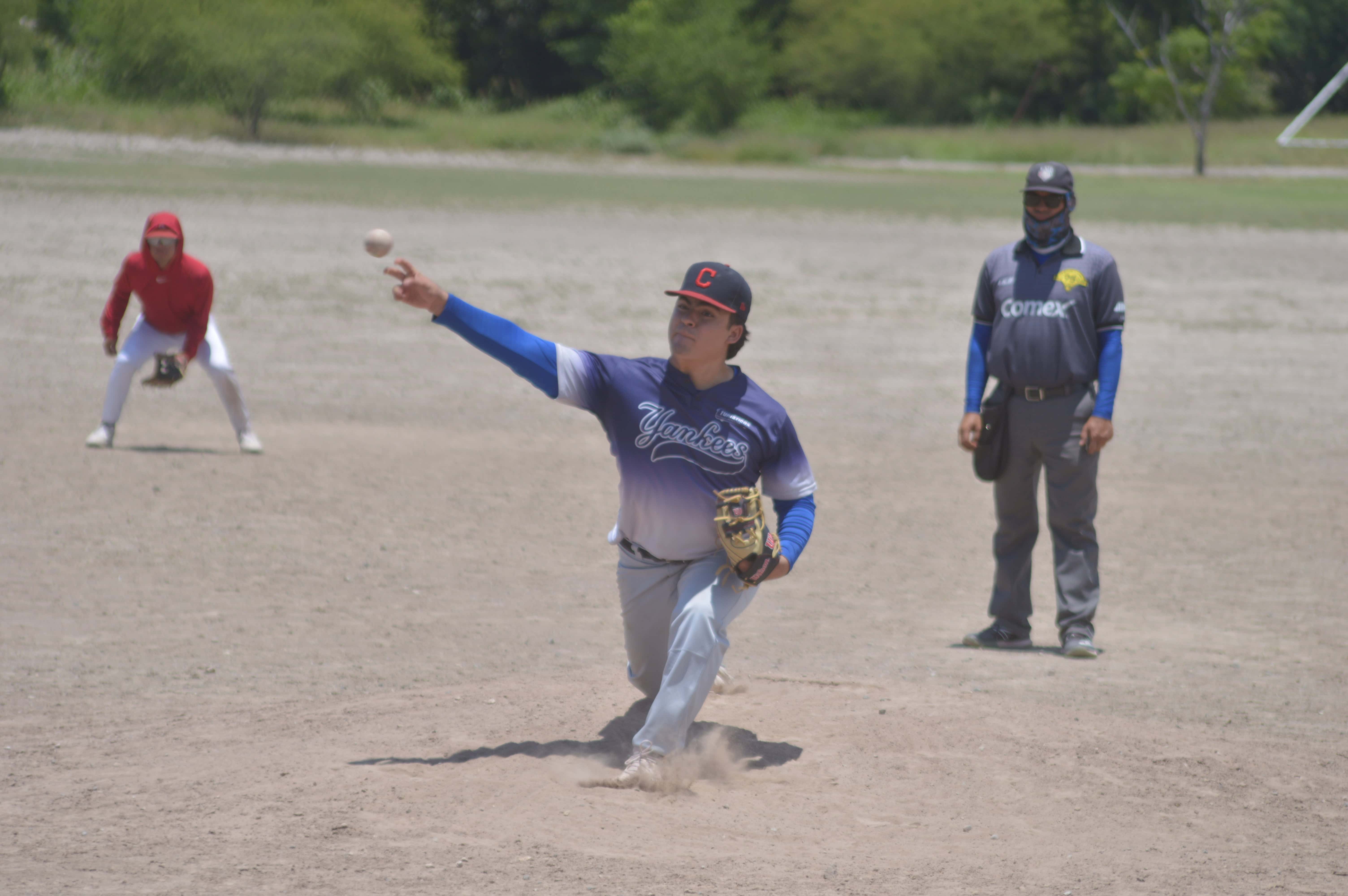 Inicia la Liga de b&eacute;isbol Prendamos Monclova: 12 equipos en acci&oacute;n
