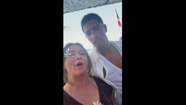 Jude Bellingham sorprende a aficionada con un beso en EE. UU.