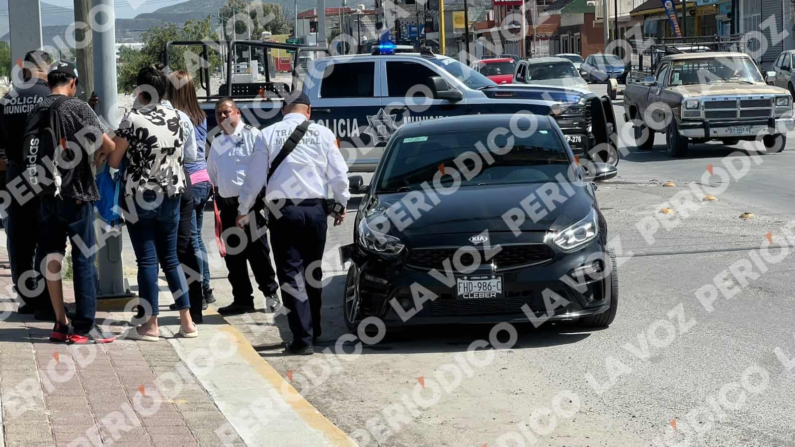 Camioneta de COINNTE provoca accidente en Monclova: da&ntilde;os materiales