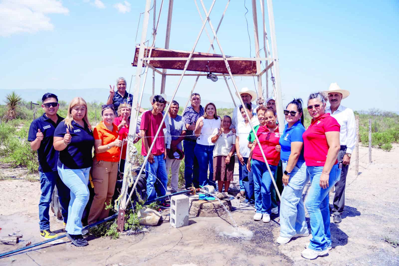 Yesica Sifuentes entrega rehabilitaci&oacute;n del pozo de agua en Casta&ntilde;os