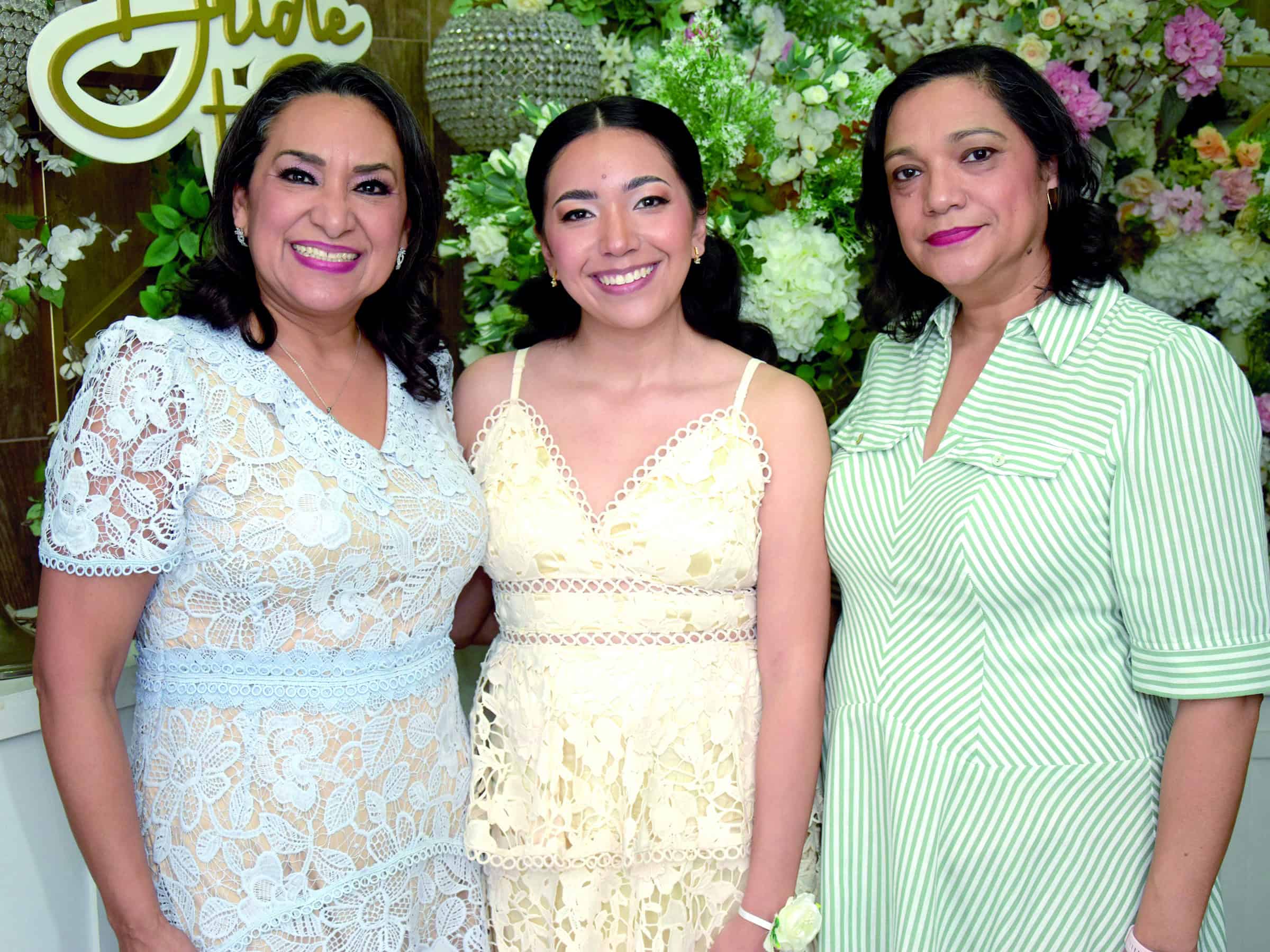 Elisa Margarita celebra su fiesta prenupcial rodeada de seres queridos