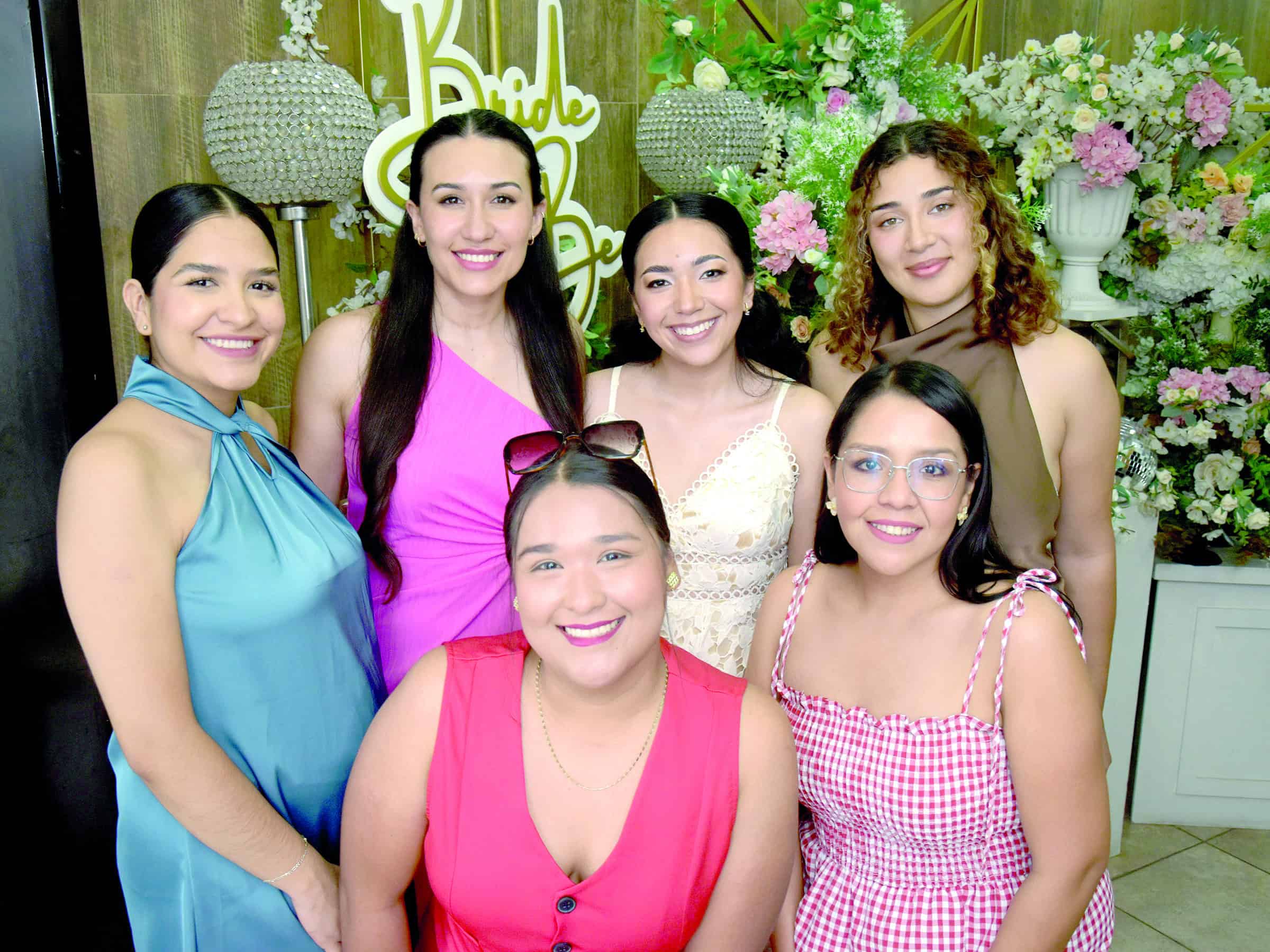 Elisa Margarita celebra su fiesta prenupcial rodeada de seres queridos