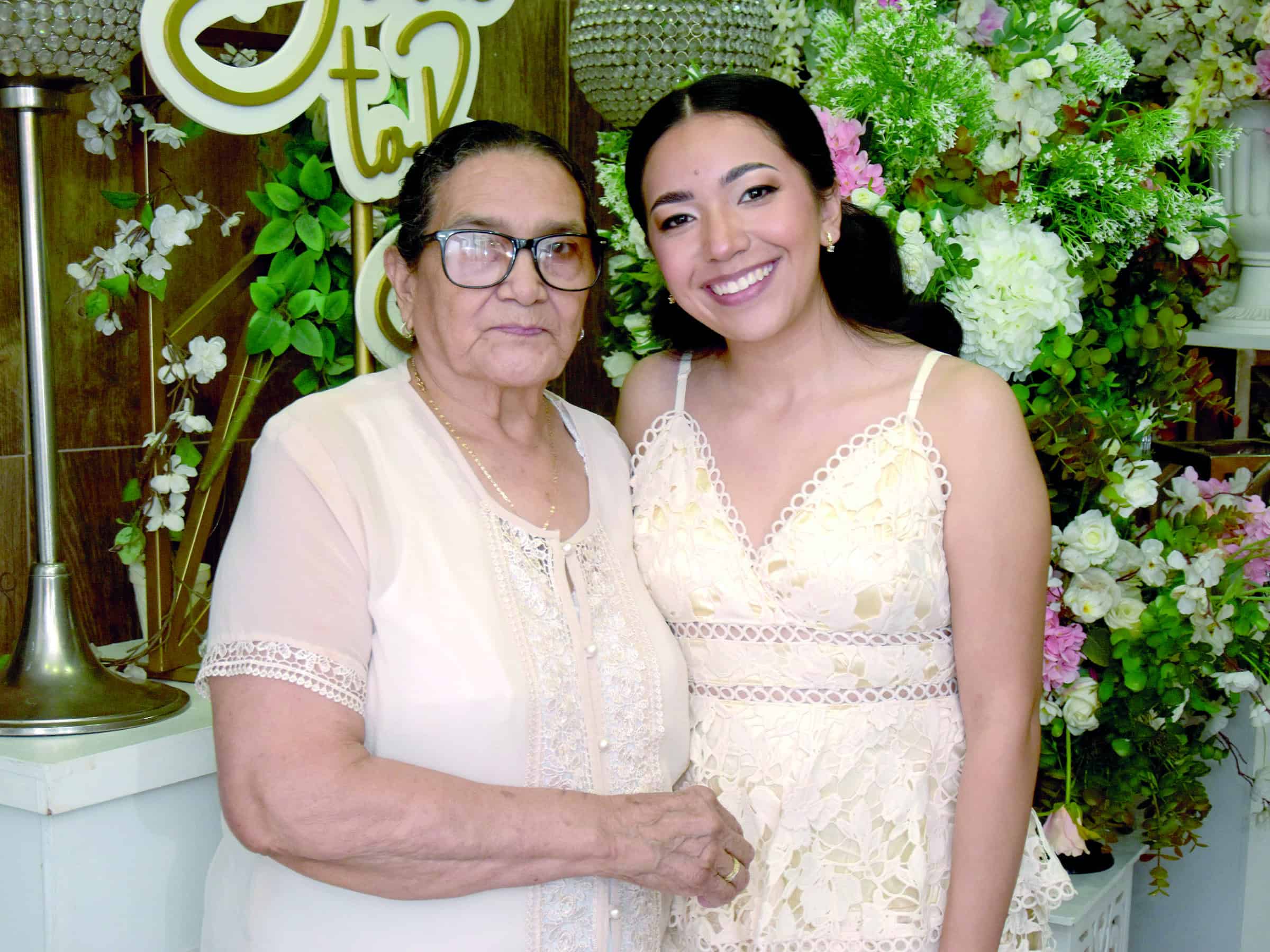 Elisa Margarita celebra su fiesta prenupcial rodeada de seres queridos