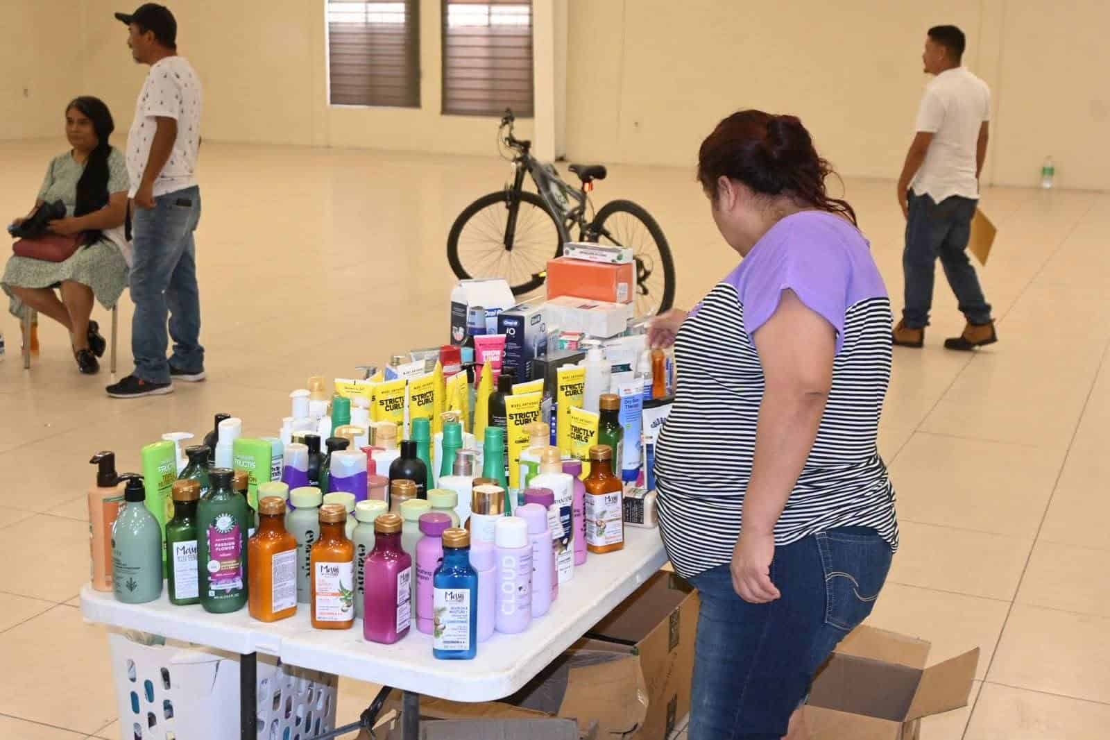 La Gran Pulga abre en Nava: Compras accesibles para familias