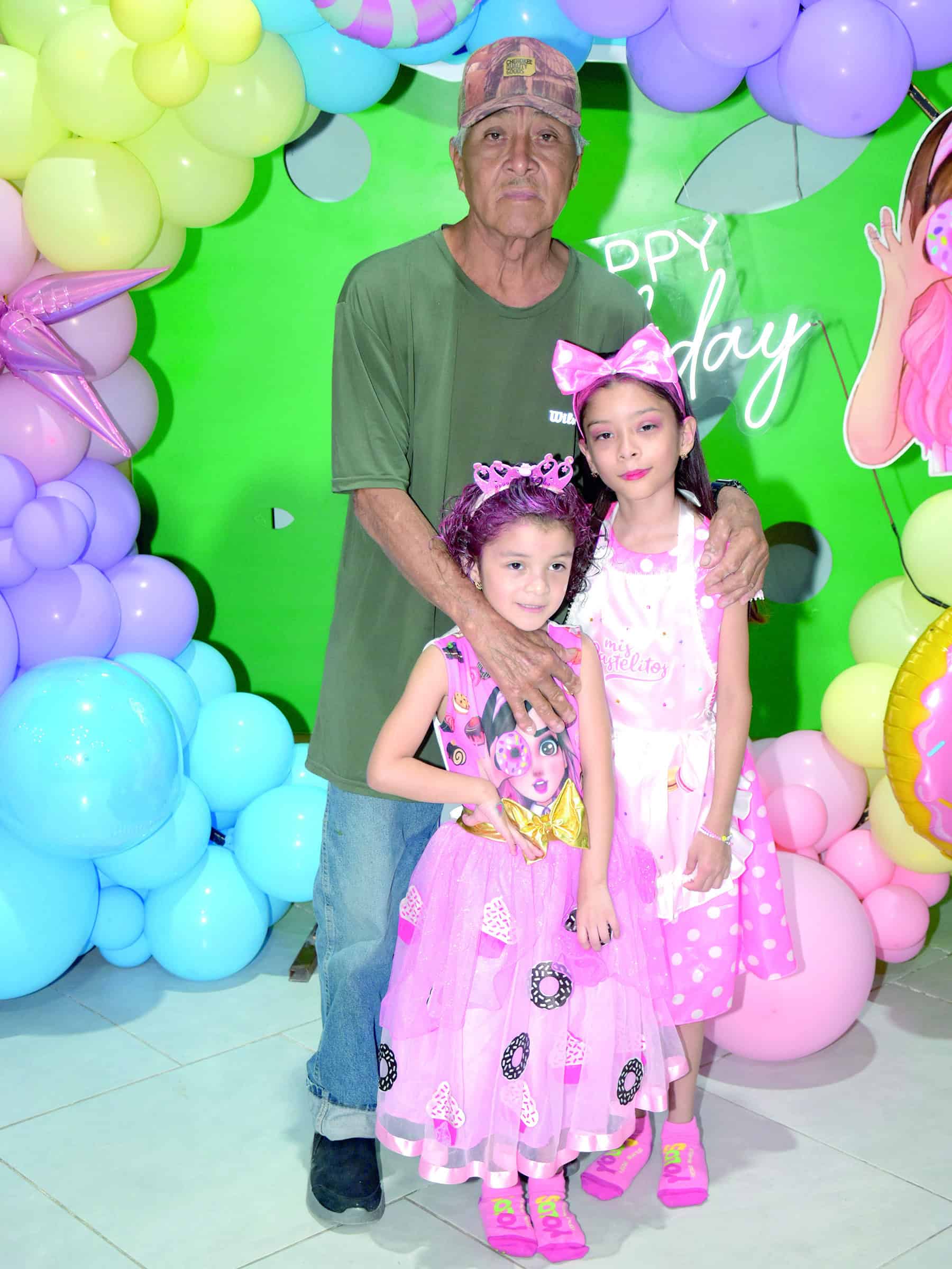 Hermanas Leia y Line celebran sus cumplea&ntilde;os en Monclova