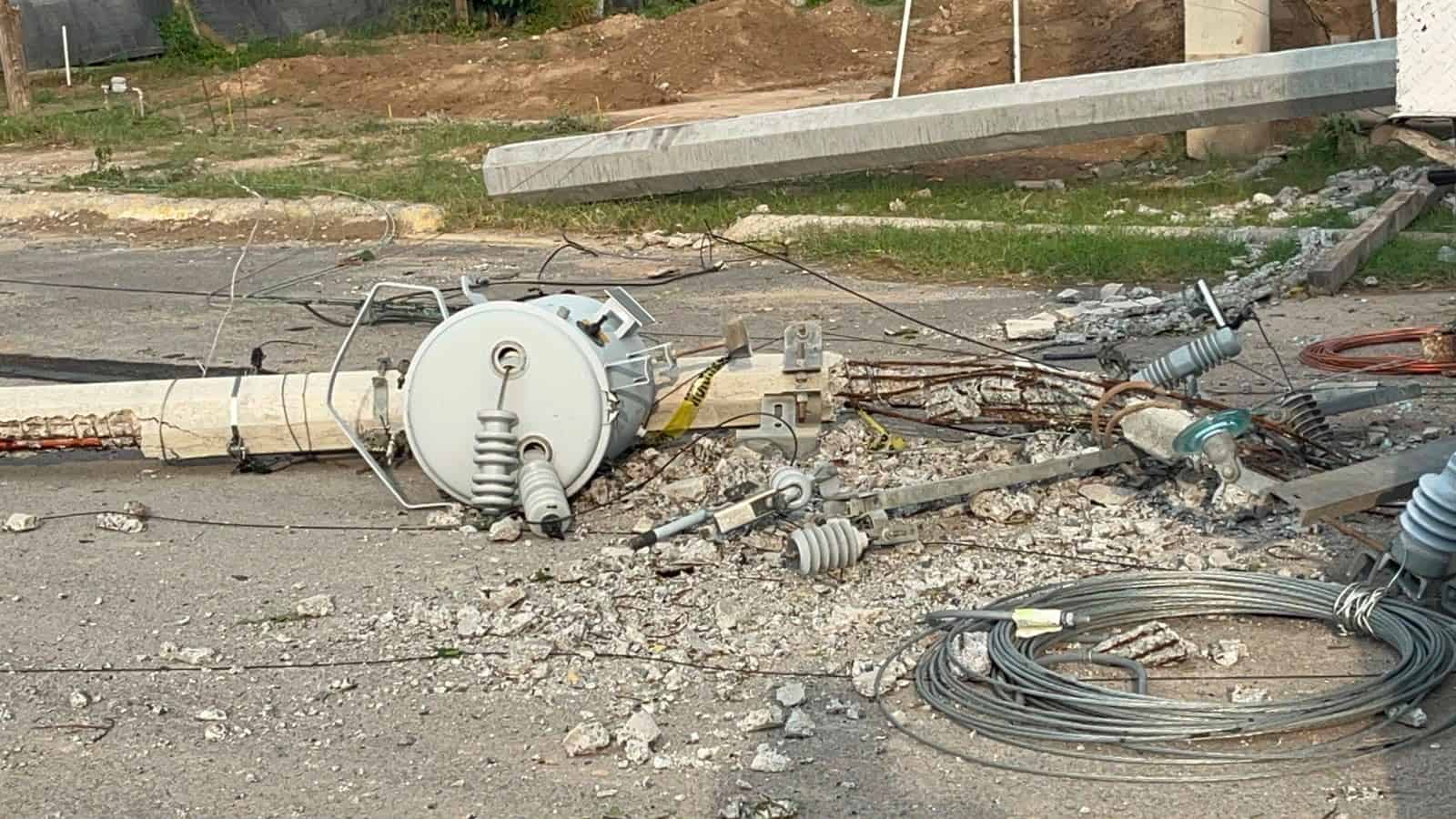 Da&ntilde;os en Sabinas por tromba: caen &aacute;rboles y postes en diversas colonias