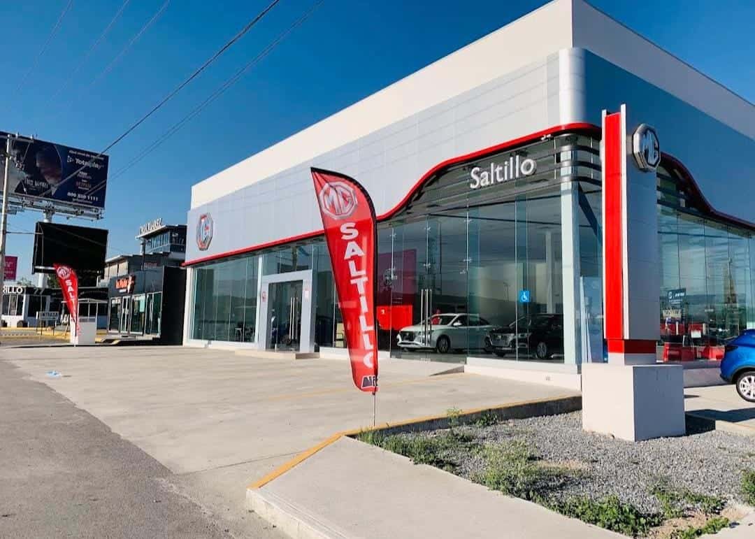 Delincuentes roban autopartes de veh&iacute;culos en MG Saltillo
