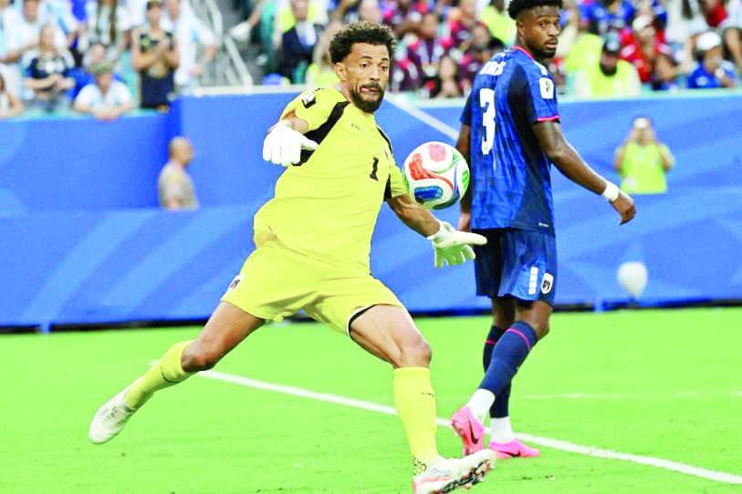 Vozinha se convierte en nuevo arquero de Colo Colo tras Mundial 2026 Vozinha se convierte en nuevo arquero de Colo Colo tras Mundial 2026